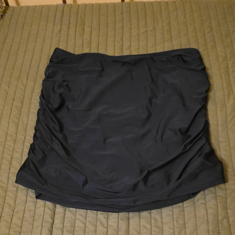 Chic Black Swim Mini Skirt